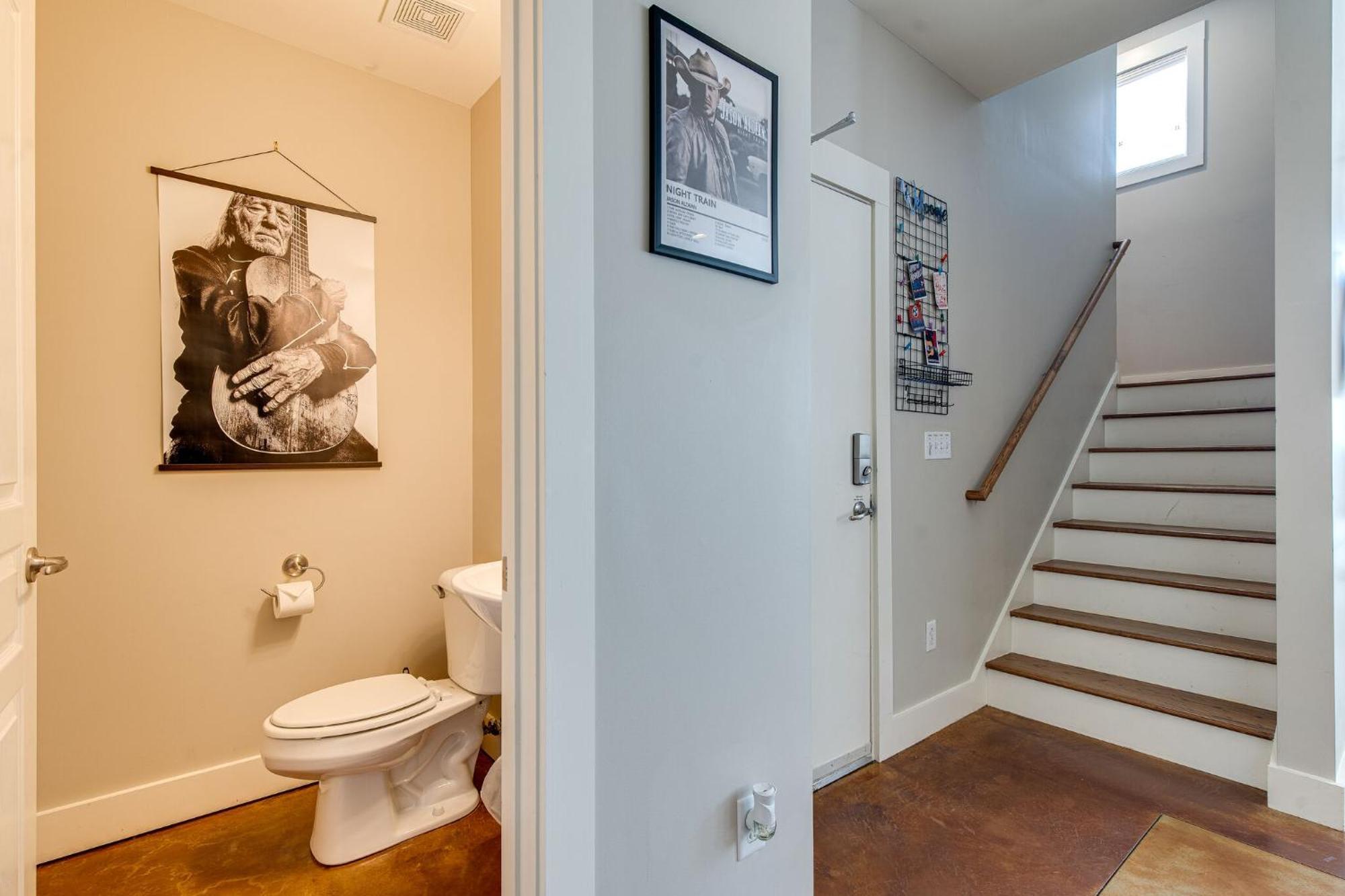 The Celebrity - Minutes To Broadway With A Balcony Appartement Nashville Buitenkant foto