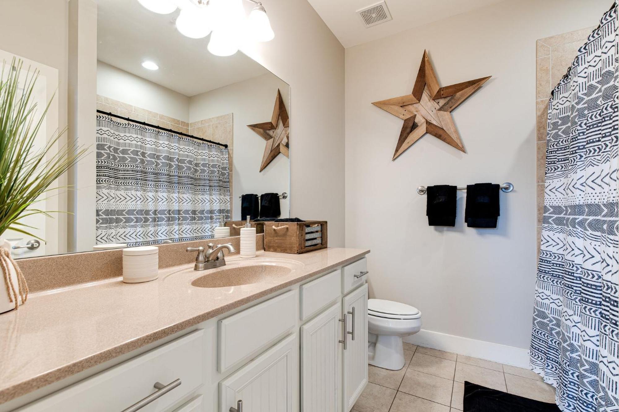 The Celebrity - Minutes To Broadway With A Balcony Appartement Nashville Buitenkant foto