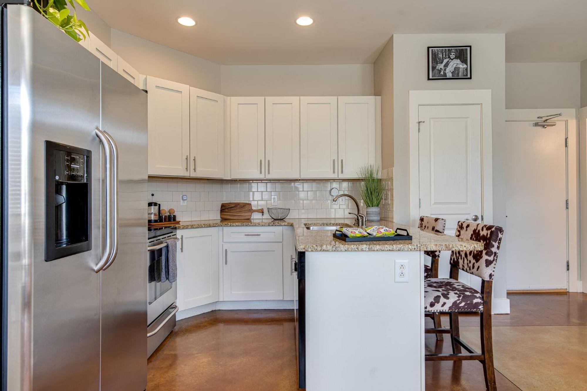 The Celebrity - Minutes To Broadway With A Balcony Appartement Nashville Buitenkant foto