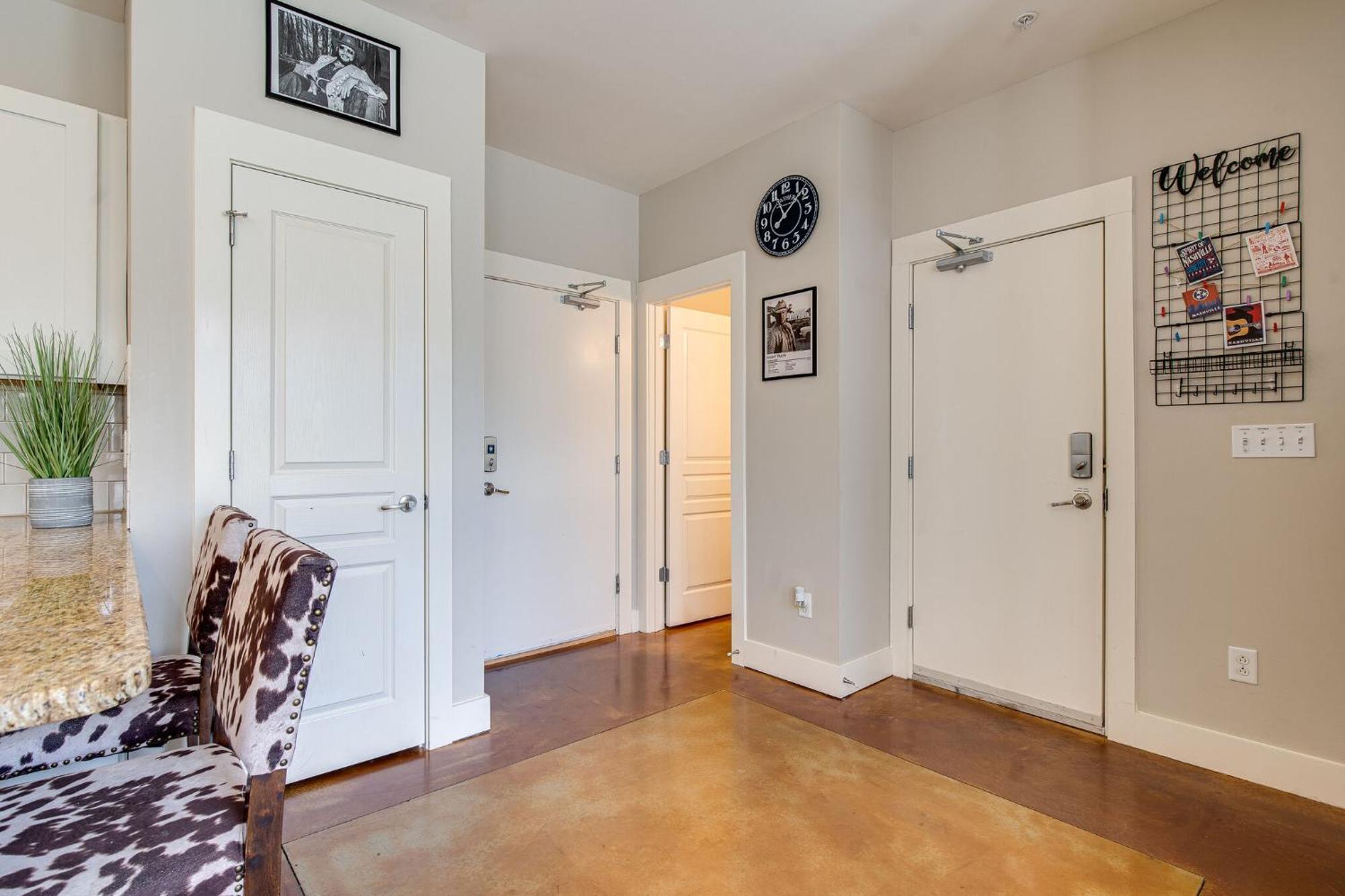 The Celebrity - Minutes To Broadway With A Balcony Appartement Nashville Buitenkant foto